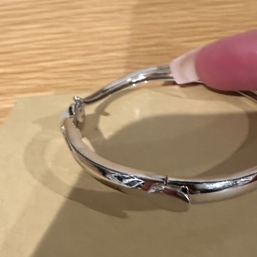 Elegant Silver Pearl Bangle - Picture 3 of 7